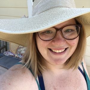 Meet your Posher, Aliesia